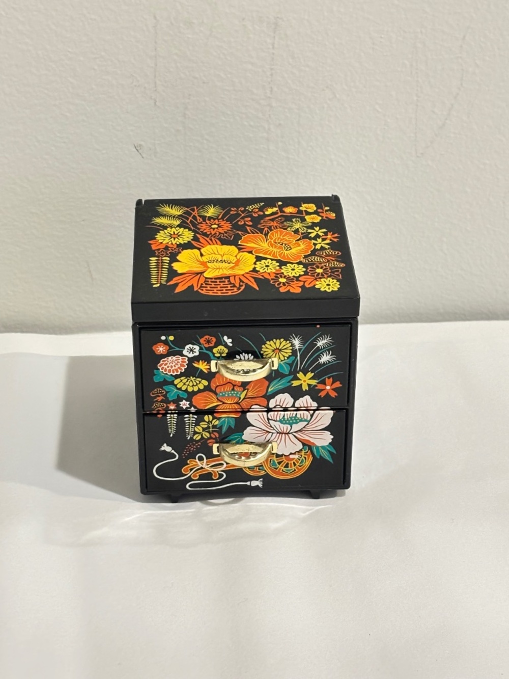 Vintage floral lacquer 'dresser' jewelry box Japanese trinket drawers w/mirror